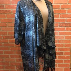 LuLaRoe Monroe Kimono